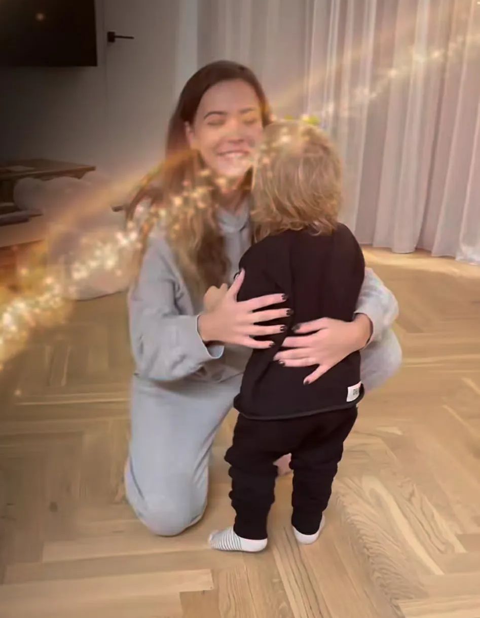 Sandra Kubicka z synem