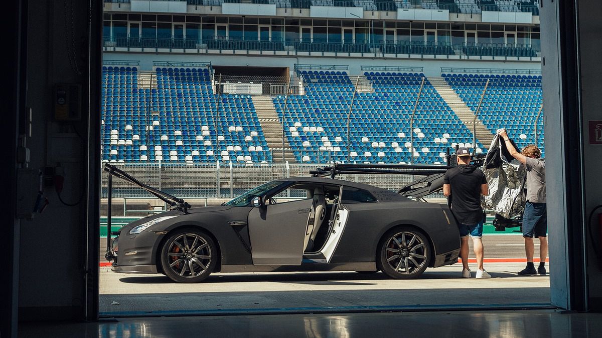 Nissan GT-R przerobiony na niesamowity samochód do kręcenia 7