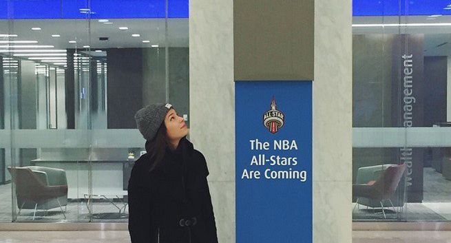 Trzymetrowy bankomat reklamuje weekend gwiazd NBA w Toronto (wideo)