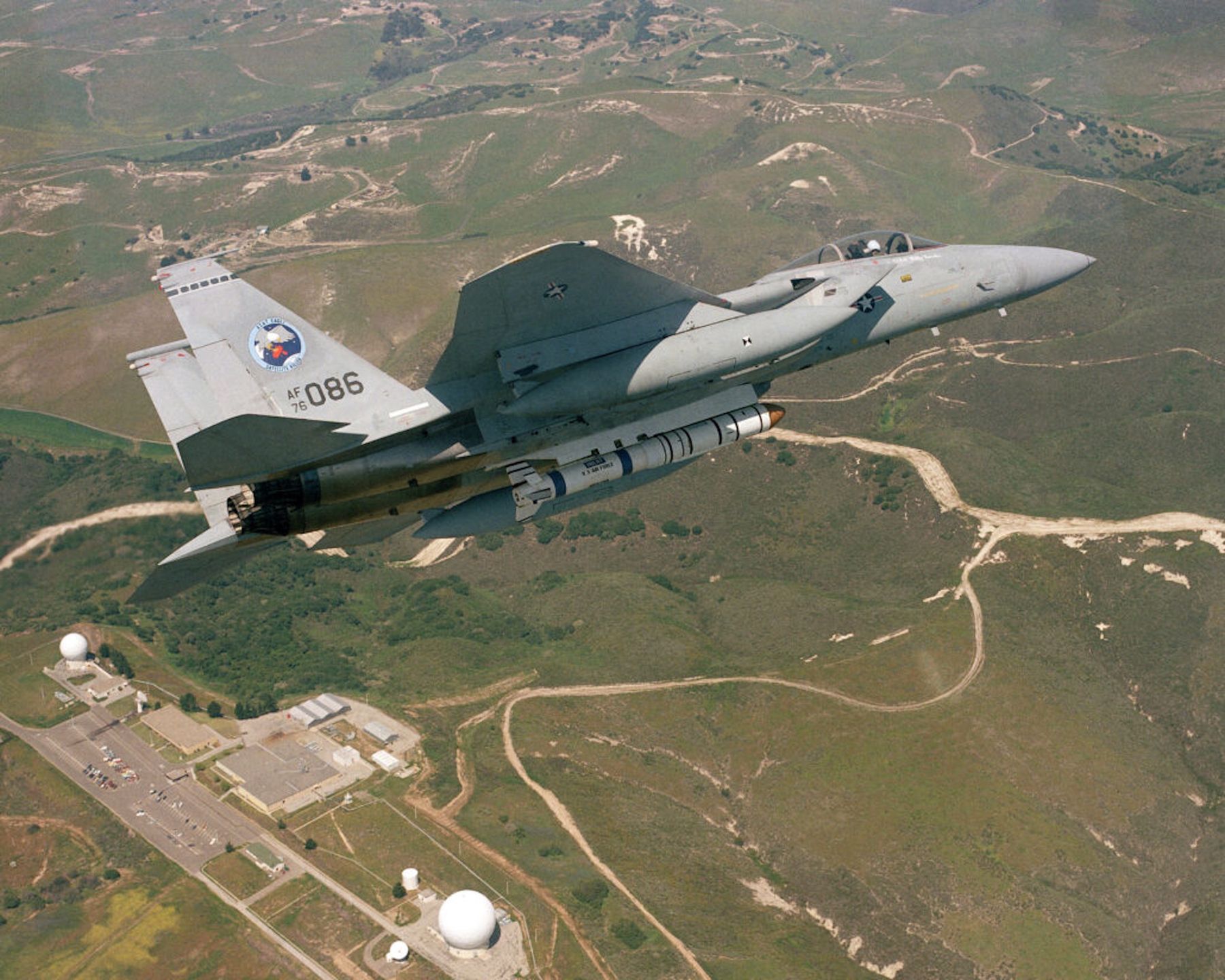 Myśliwiec F-15 z antysatelitarnym pociskiem ASM-135 ASAT