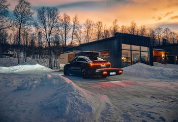 Thule prezentuje nowy boks bagażowy na hak. Arcos XL będzie idealny na zimowe wyjazdy