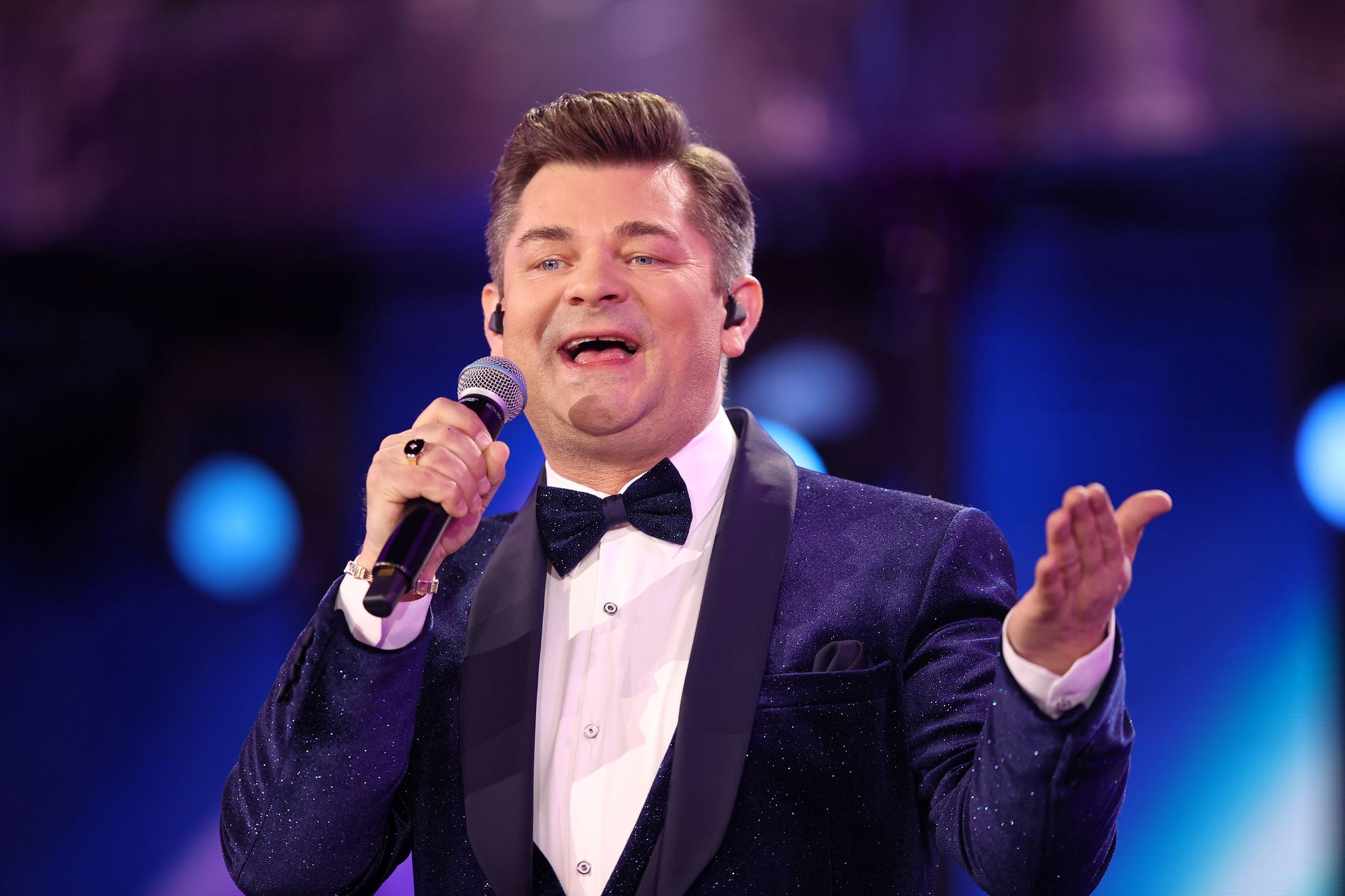 Zenek Martyniuk
Zakopane, 31.12.2021. Wyst�p Zenka Martyniuka podczas organizowanego przez Telewizj� Polsk� koncertu "Sylwester Marze� z Dw�jk�", 31 bm. na G�rnej R�wni Krupowej w Zakopanem. (amb) PAP/�ukasz G�gulski
�ukasz G�gulski
2021/2022, koncert, nowy rok, sylwester, sylwester marze�, telewizja polska, tvp, tvp2, z Dw�jk�, zabawa, zabawa sylwestrowa