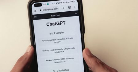 ChatGPT dla początkujących - jak go włączyć i jak z niego korzystać?