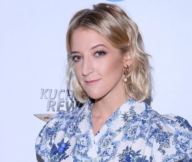 Lara Gessler pozuje z ciążowym brzuszkiem