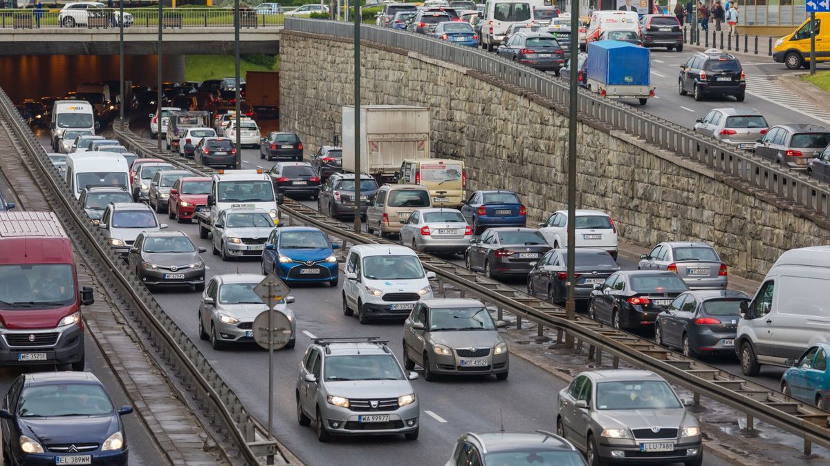 Analitycy prognozują, że kolejne miesiące przyniosą dalszy wzrost cen aut używanych 