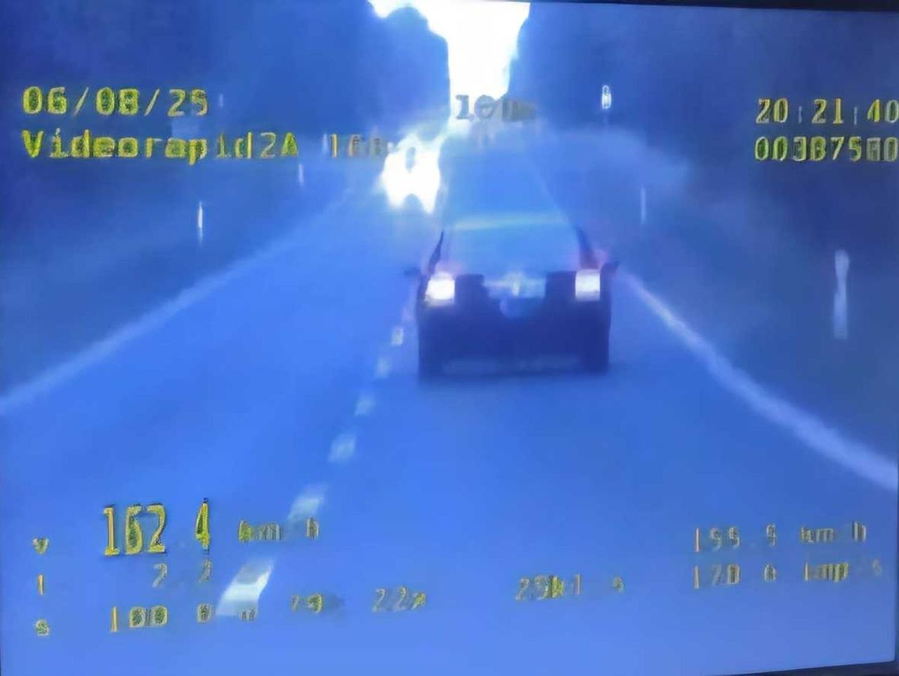 Włodawa: 6000 mandatu i 25 punktów dla 20-latka w volvo. Miał na liczniku 162 na godzinę i wyprzedzał na skrzyżowaniu