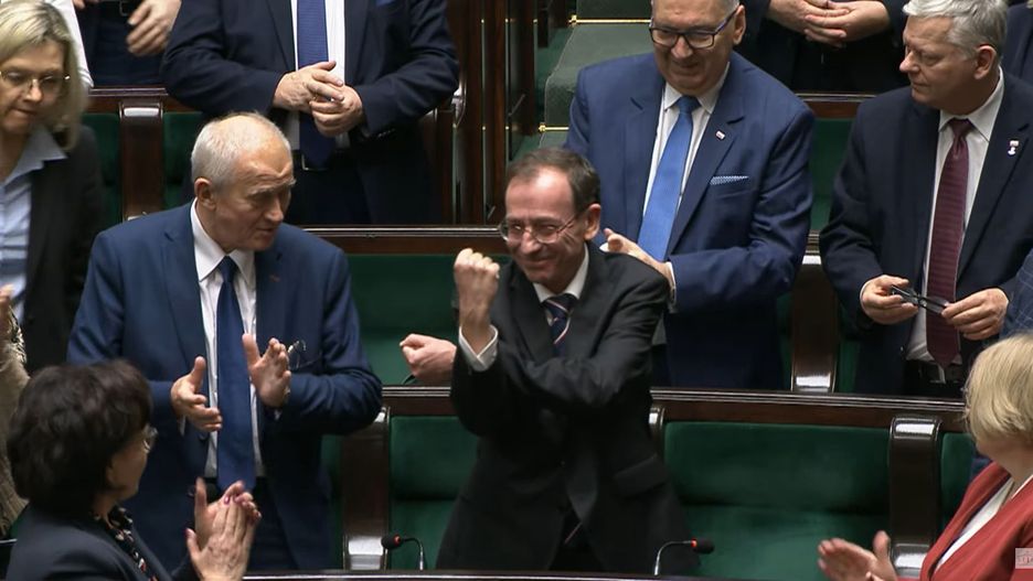 Kamiński z gestem
