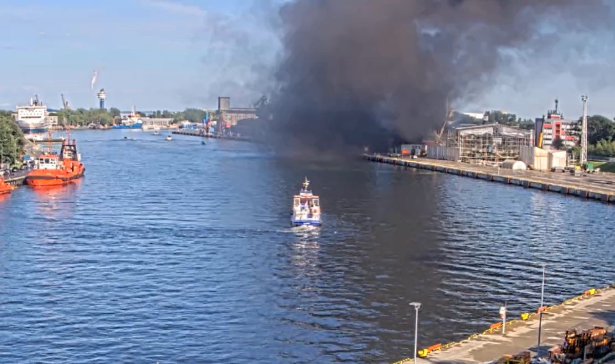 lokalne, pożar, dym Duży pożar w Gdańsku. Sytuacja nie jest opanowana