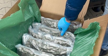 59 kilogramów marihuany w paczkach – ząbkowiccy policjanci rozbili kolejną dużą przemytniczą dostawę