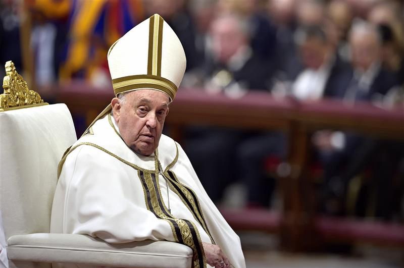 Concerns grow over Pope Francis's health amid pneumonia battle