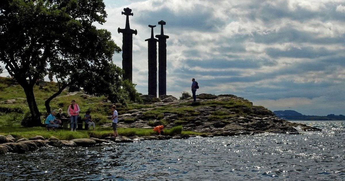 Trzy miecze w skale. Historia, którą zna cała Skandynawia