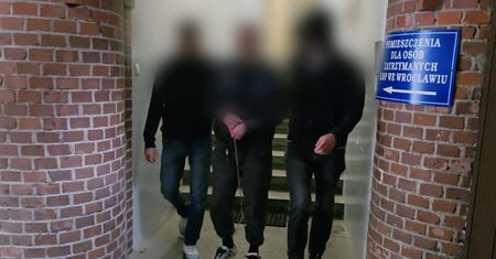 Nóż, panika i ucieczka ze statku. Dramatyczne sceny podczas imprezy we Wrocławiu
