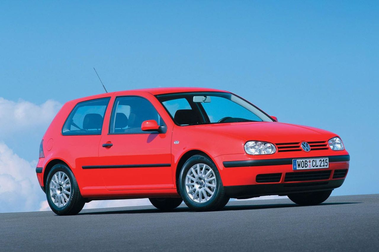 VW Golf IV to w takiej cenie wybór oczywisty. Nie mogło go tu zabraknąć.