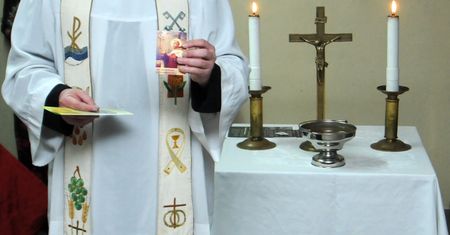 Przyjął księdza po kolędzie. Jest ateistą