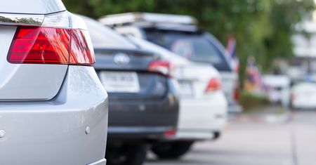 Mieszkańcy mogli wykupić miejsca parkingowe. Kolejka stanęła o 3 rano