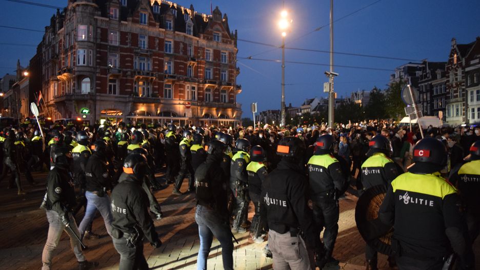 Holenderska policja starała się w środę ze studentami protestującymi przeciwko wojnie w Gazie na Uniwersytecie w Amsterdamie