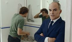 Gwiazda "House od Cards" reklamuje sieć salonów fryzjerskich Supercuts