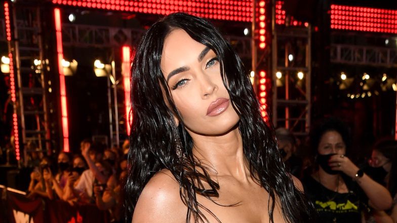 MTV VMA. Półnaga Megan Fox ZACHWYCA na czerwonym dywanie (ZDJĘCIA)