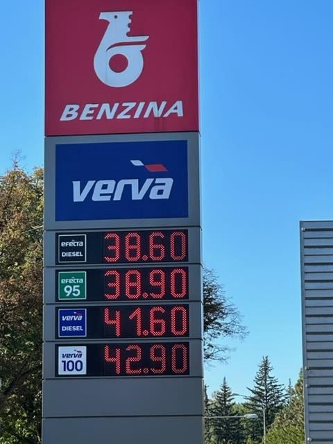 Czesi tankują w Polsce