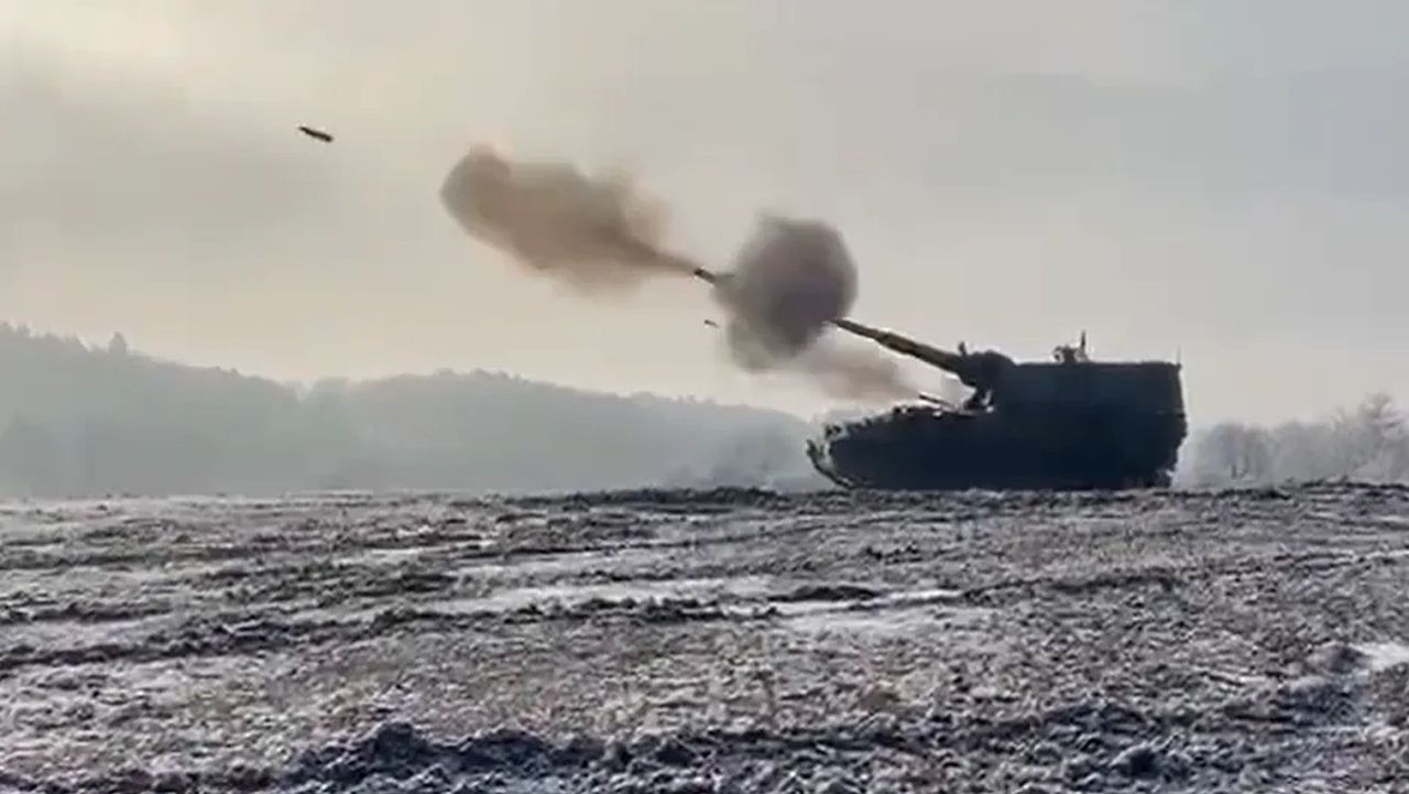 Rzeka pocisków dla Ukrainy. Nadal nie wiadomo, skąd je biorą