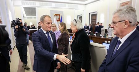 Kosmiczne emerytury polityków. Prześcignął nawet Tuska
