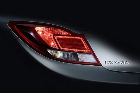 Opel Insignia - następca Vectry z nowymi światłami