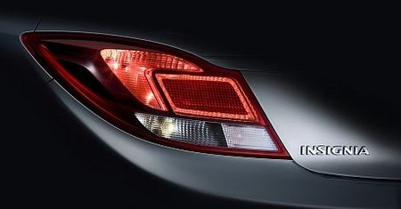 Opel Insignia - następca Vectry z nowymi światłami