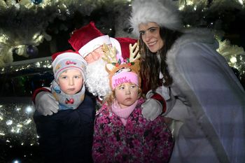 Ćmielów: Święty Mikołaj odwiedził Ćmielów. Było magicznie