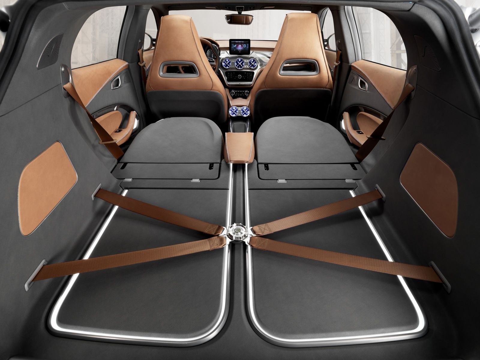 Mercedes GLA Concept na oficjalnych zdjęciach [galeria] 23