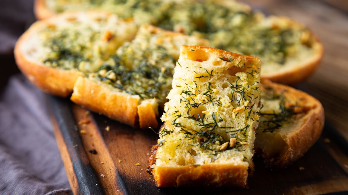 Grzanki czosnkowe z półbagietki