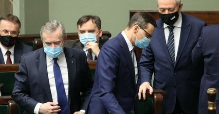 Sztandarowy program PiS pełen dziur. Będzie pilna nowelizacja