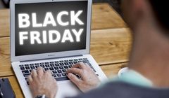 KNF ostrzega przed oszustami działającymi podczas Black Friday