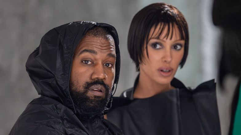 Ojciec Bianci Censori jest PRERAŻONY półnagimi stylizacjami córki. Zaprosił Kanye Westa na pogadankę