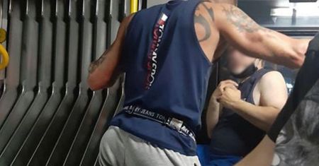 Terroryzował pasażerów autobusu w Gdańsku. Zdradziły go tatuaże