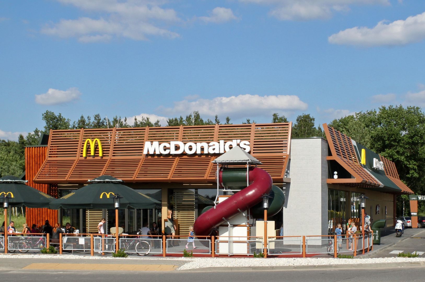 16-latka śmiertelnie pchnięta nożem w McDonald's. Kuriozalny powód