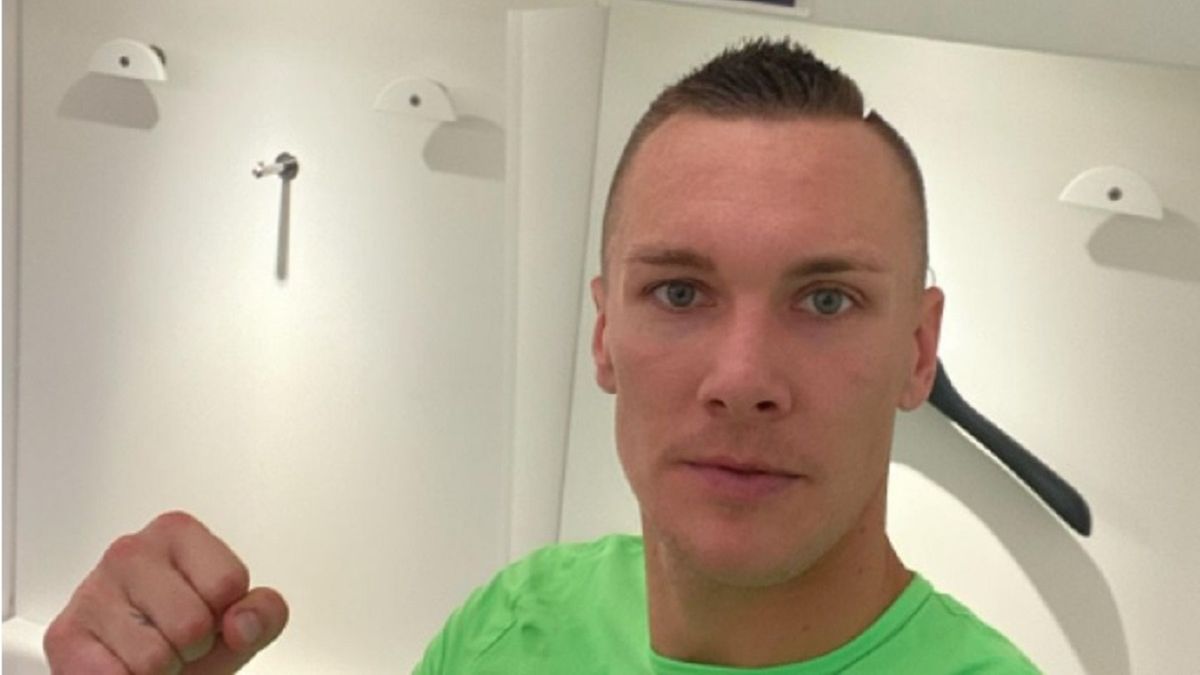 Łukasz Skorupski w szatni Bologni FC