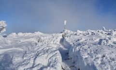 Niebezpiecznie w górach. "To nic innego jak zaczątek lawiny"