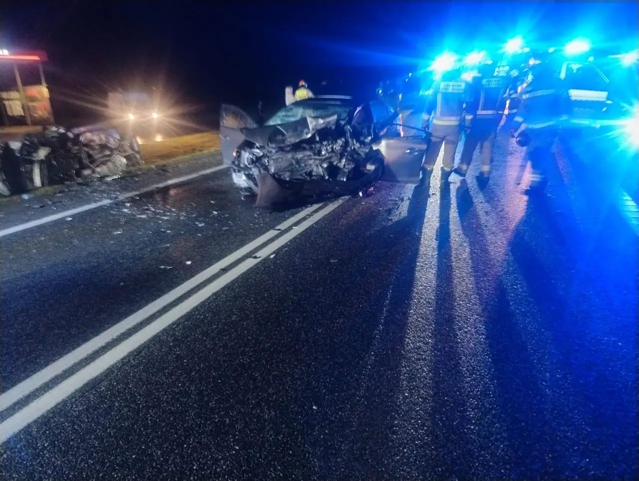 Śmiertelny wypadek w Łoniowie. 68-latek zginął po zderzeniu dwóch aut [zdjęcia]