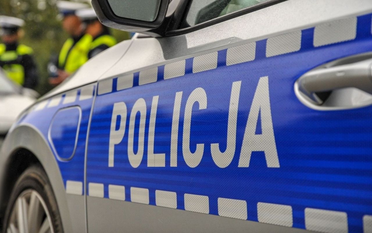 Uciekał przed policją. Tragiczny finał. Kierowca nie żyje