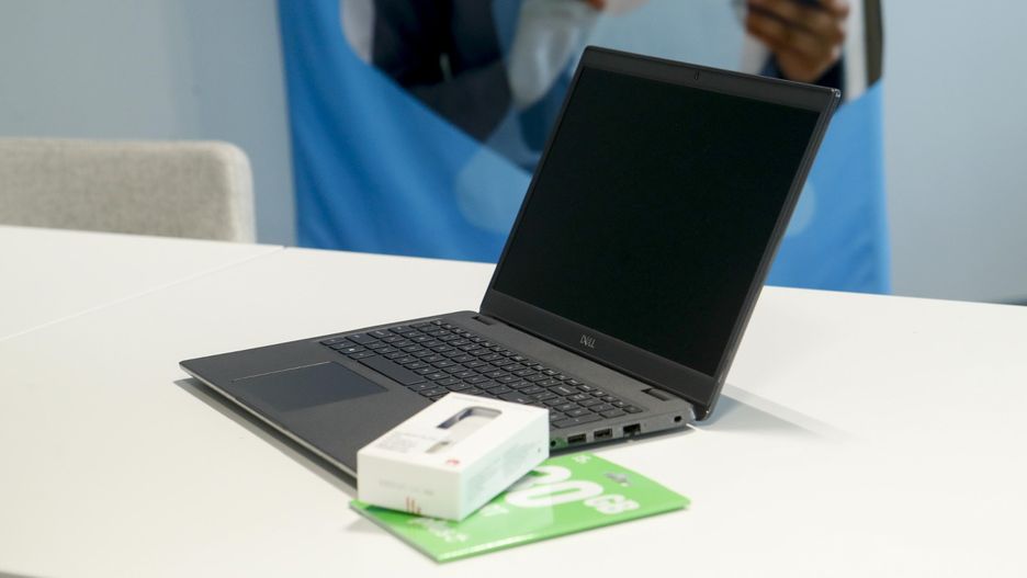 Uniwersytet zakupił 531 zestawów komputerowych o wartości 2 689 515 zł.