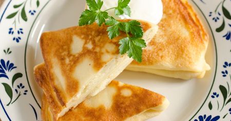 Naleśniki z ruskim nadzieniem - pyszne i prostsze niż pierogi