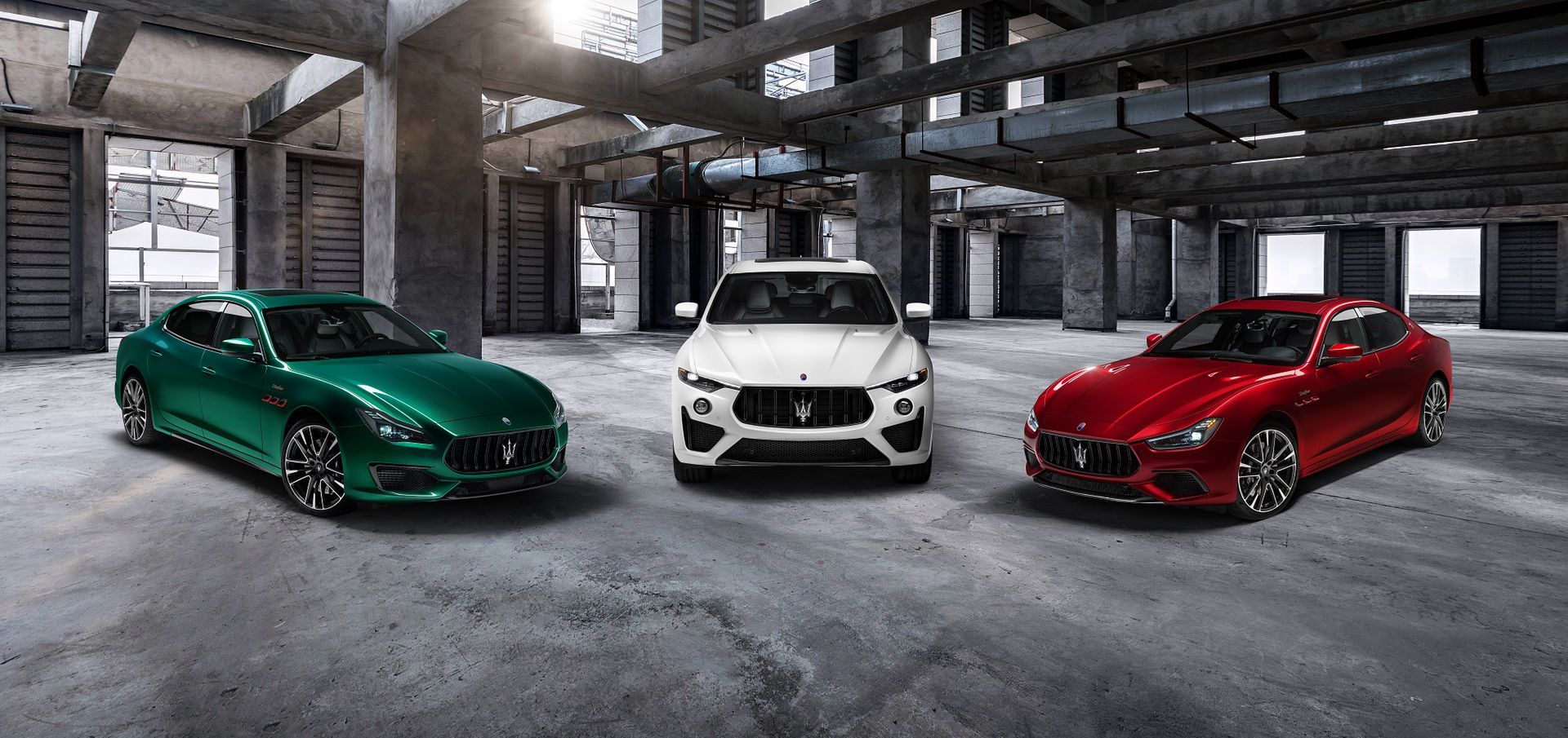 Od lewej: Maserati Quattroporte Trofeo, Levante Trofeo i Ghibli Trofeo (2020) (fot. Maserati)