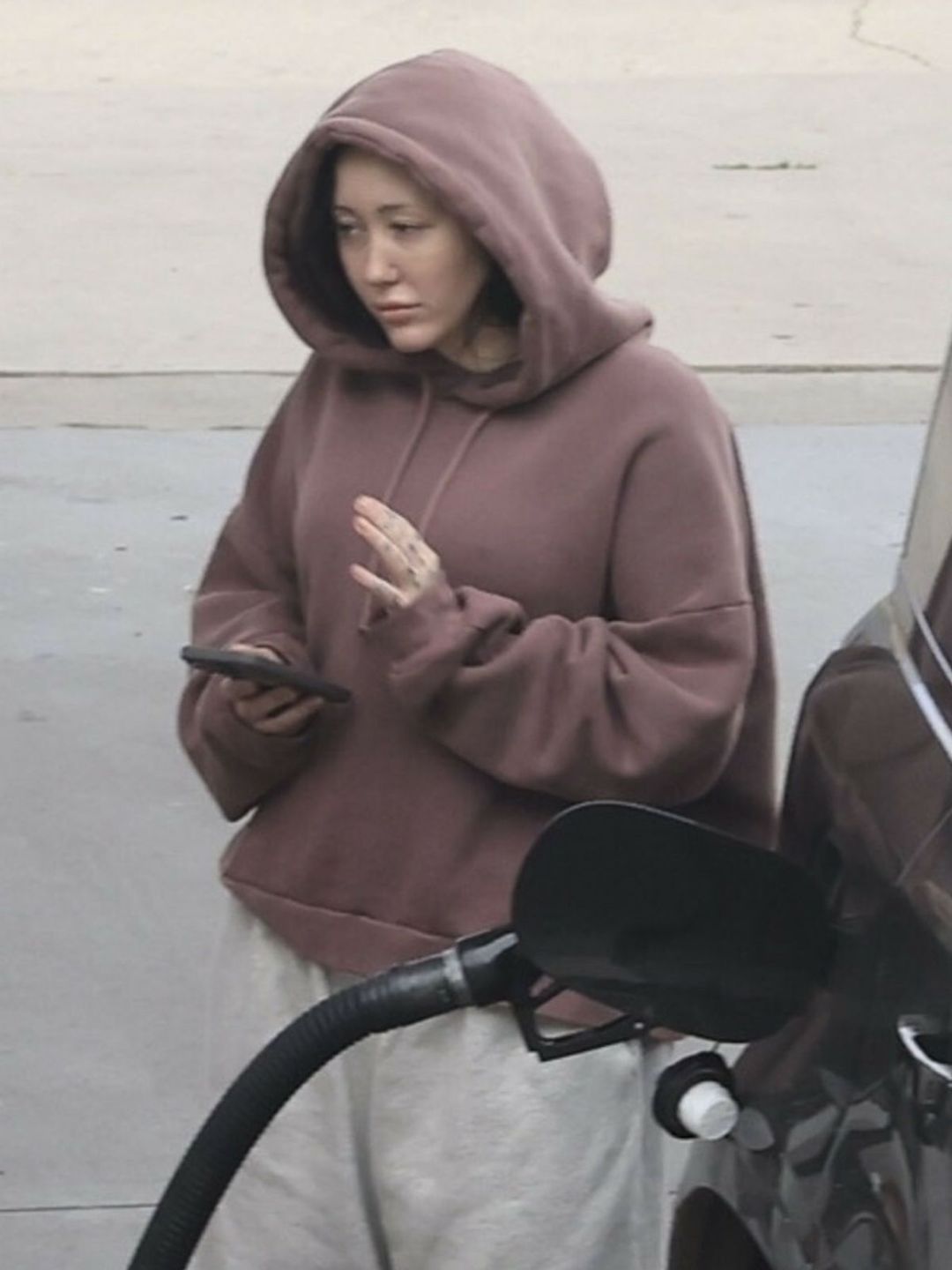 Noah Cyrus próbuje być incognito