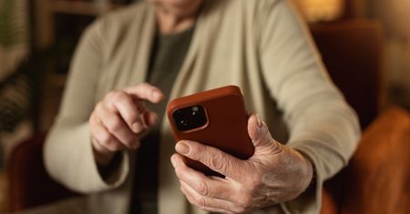 Kobieta straciła 129 tys. zł. Wtedy oszust zadzwonił do niej jeszcze raz