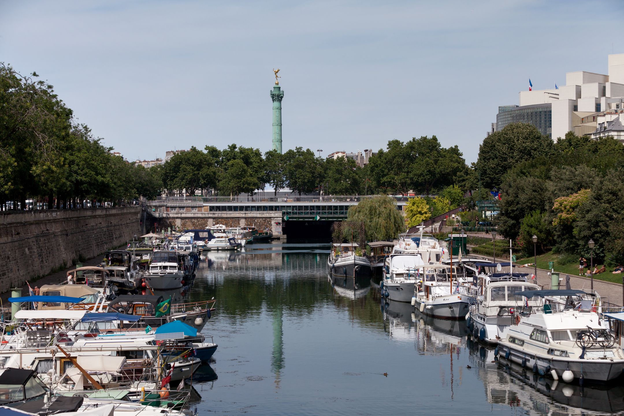 Bassin de l'Arsenal znany również jako Port de l'Arsenal