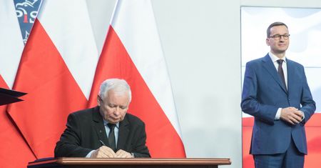 Szczepionka na COVID ponad podziałami. Prezes z premierem mobilizują obóz władzy