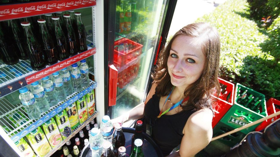 Gdy studenci dorabiają na wakacjach i są legalnie zatrudnieni to trzeba ich potem zgłosić do ubezpieczenia