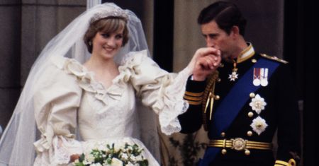 Suknia księżnej Diany na wystawie. Harry nie będzie zadowolony