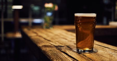 50 mln litrów piwa do ścieków. Właściciele pubów zrozpaczeni