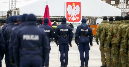 Odeszli ze służby, dostali niższe emerytury. MSWiA: znali ryzyko